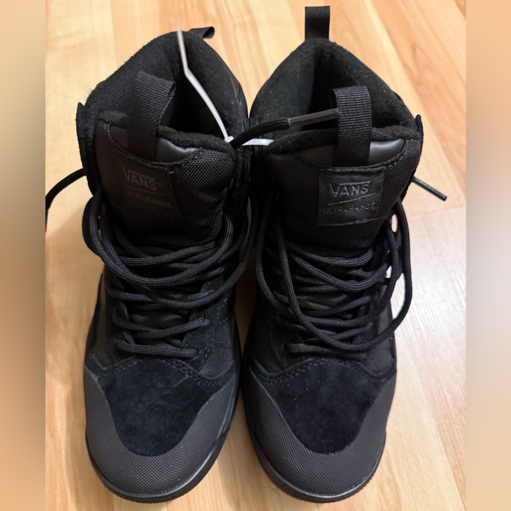 New Vans Ultrarange Exo Hi MTE Black/Gum
Hiking Shoes Boots Men's 6 Women's 7.5